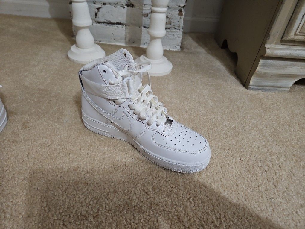 Womens Nike Airforce 1 Shoes Size 8.5