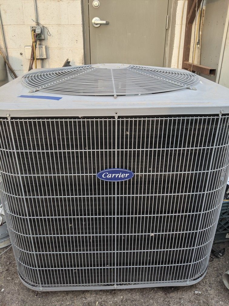 2012 Carrier 3 Ton AC Condenser Heat Pump R410a
**Fully charged with r410a refrigerant**