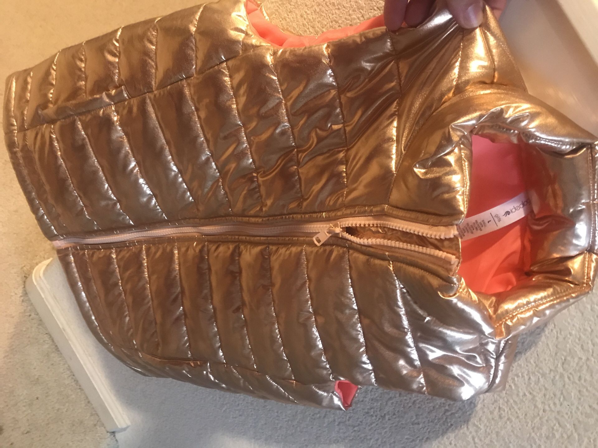 Rose gold girls Vest new (L) Antioch Ca