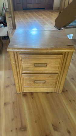 Side Dresser