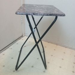 26.5 TALL FOLDABLE SMALL TABLE 
