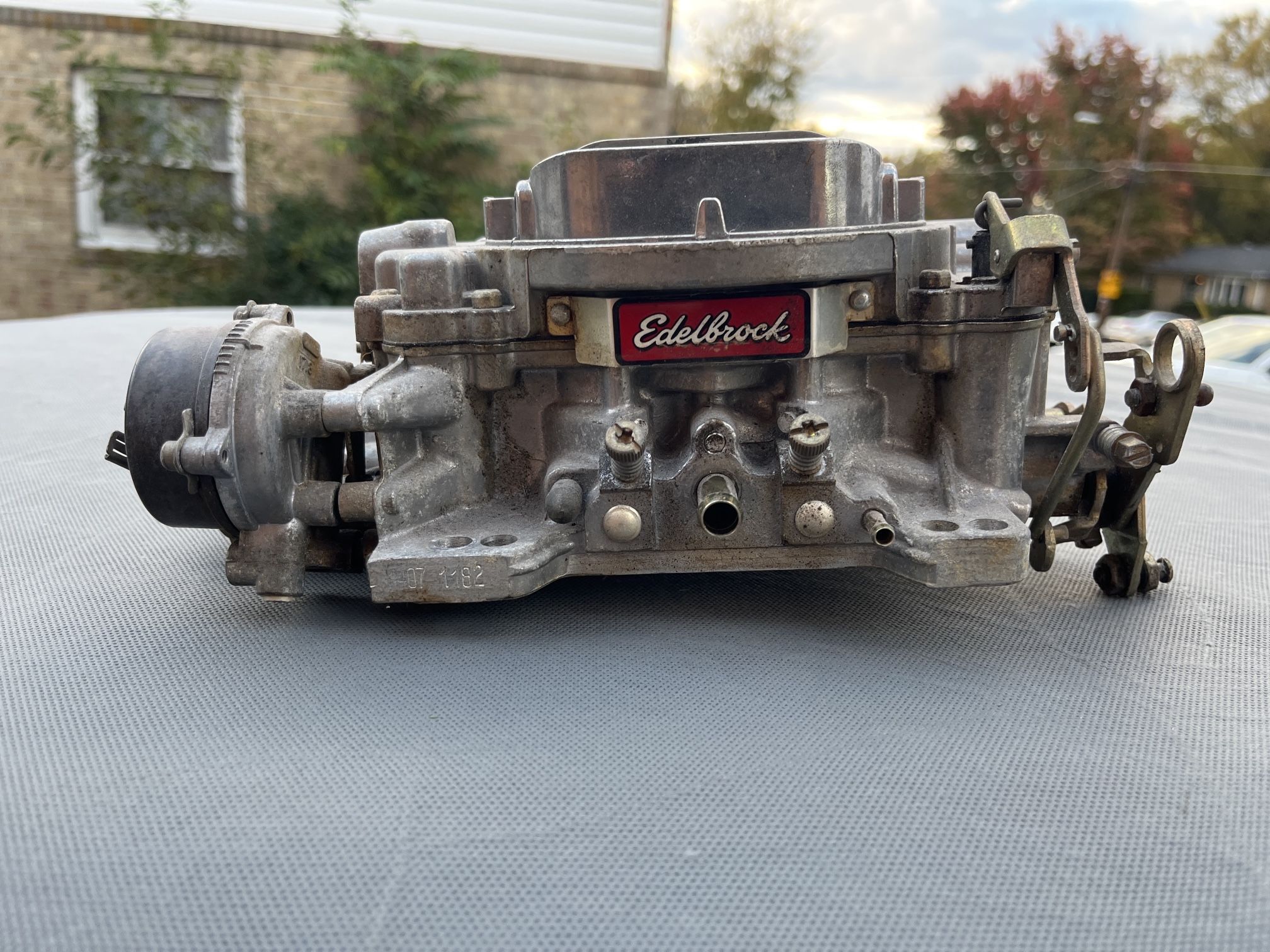 edelbrock 650 cam performer carburetor 