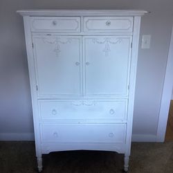 Vintage Cottage Style Dresser