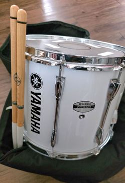 Yamaha MS-6300 Power-Lite Marching Snare Drum 13-inch x 11-inch White W/ Bag and sticks