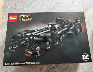 Lego 1989 Batmobile Set 76139 Sealed Excellent Condition