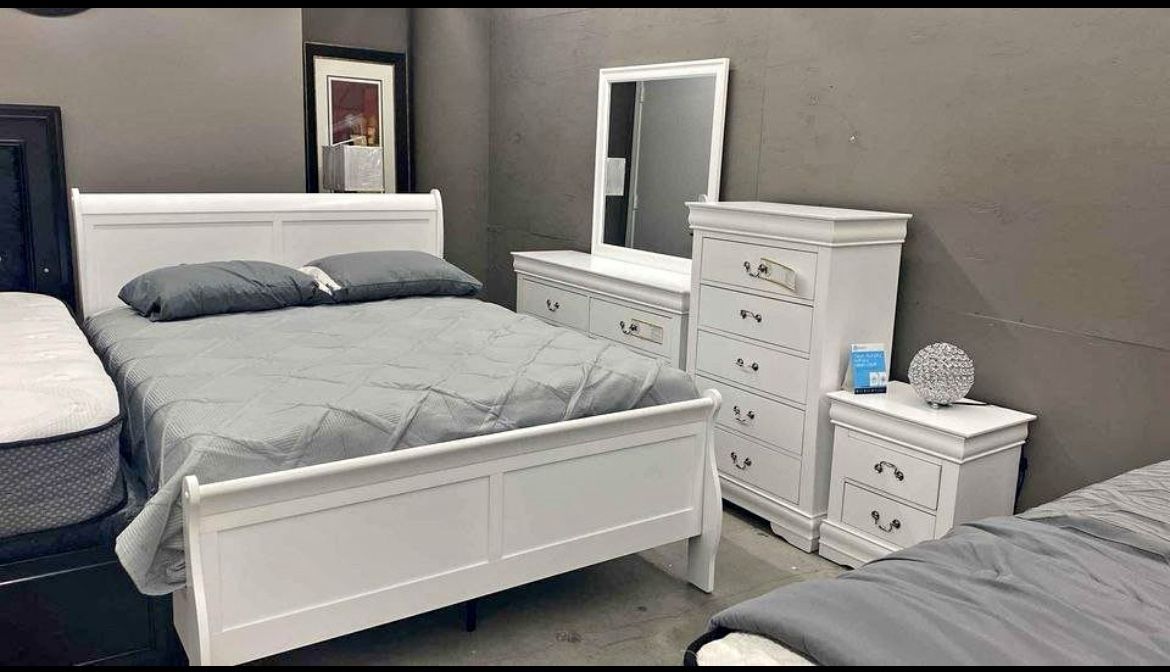 Wood White Finish Bedroom Sets
