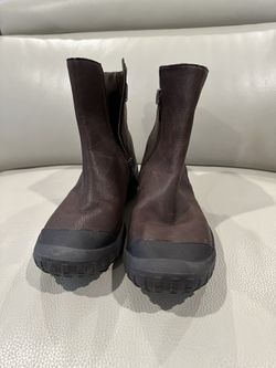 Cole Haan Waterproof ankle boot with Nike Air sole- Women’s Size 9.5