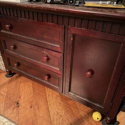 Dos Muebles De Pura Madera 