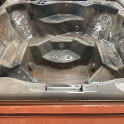 Refurbished 8 Person Aries Hot Tub