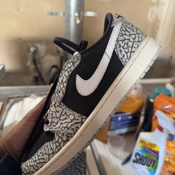 Jordan 1 Retro Low OG Sz 9.5