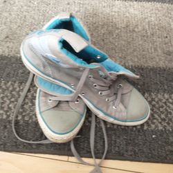 Converse Men's Tennis Shoe Size 9