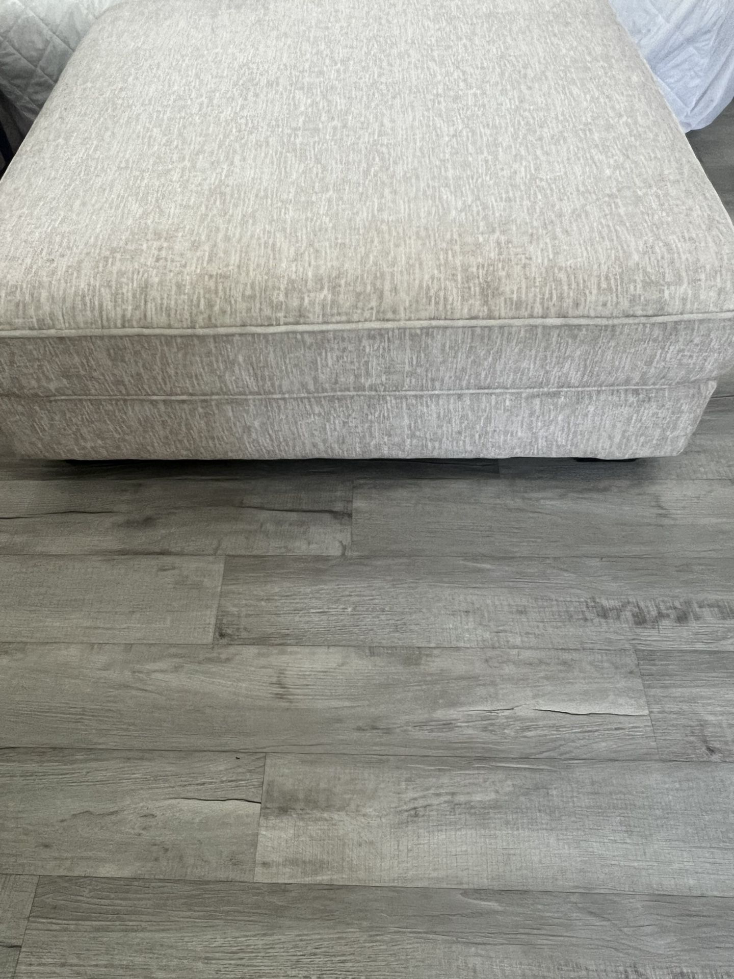 Rawcliff OTTOMAN