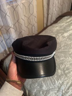 Black fiddler cap with pearls