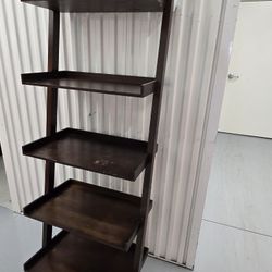 Leaning Ladder Shelf - Rustic & Minimalist Vibes