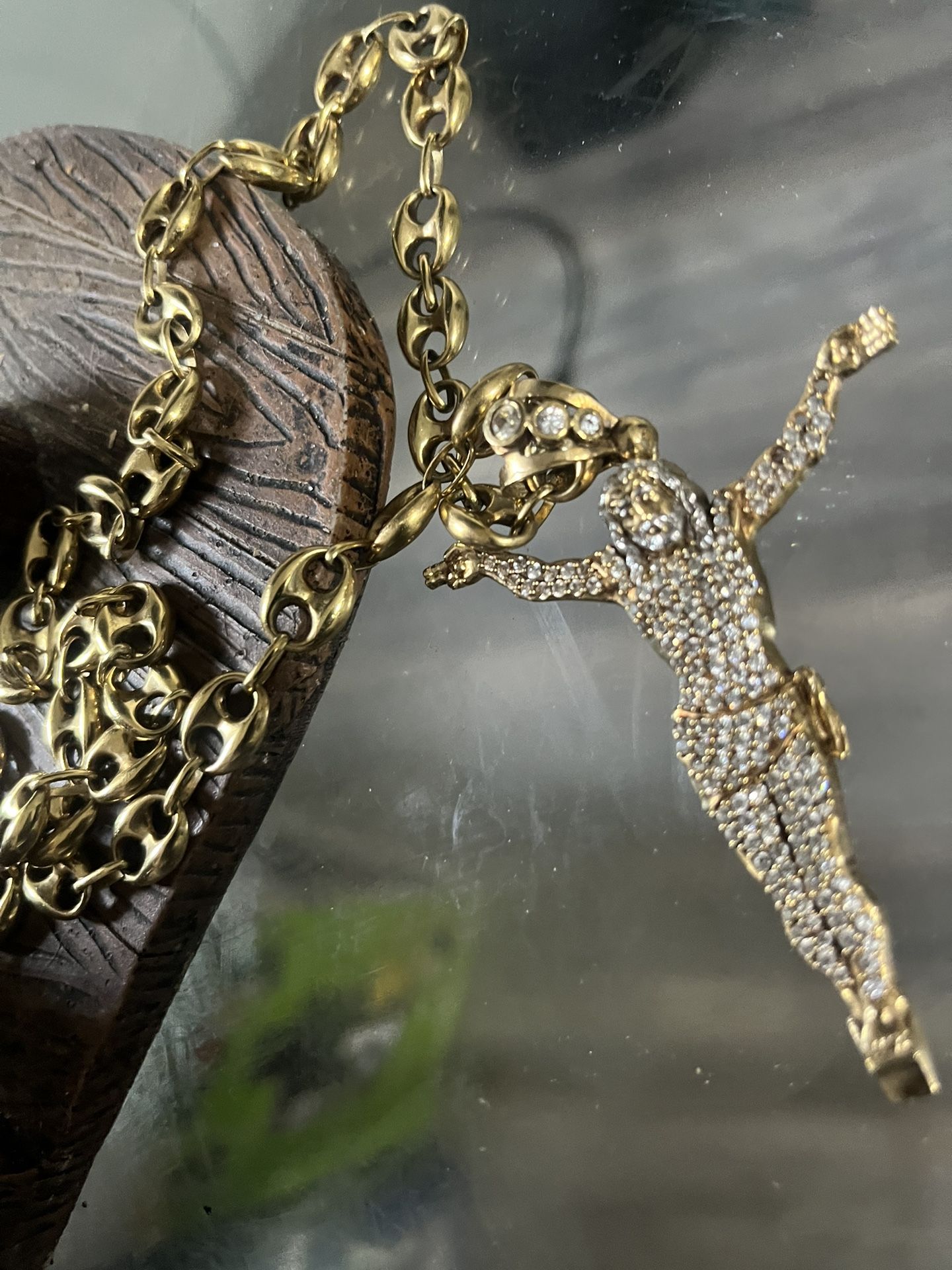 10kt Sold Gold Gucci Necklace & Diamond Jesus Piece