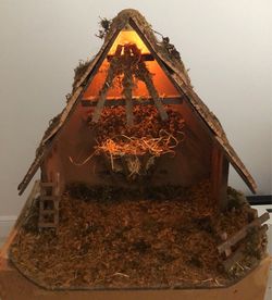 Lighted Italian Nativity Stable/Crèche. Display a small or Large Size Nativity Set. LARGE SIZE  SEE COMPLETE DESCRIPTION $60