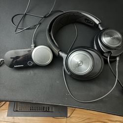 ARCTIS NOVA PRO Wired High-Fidelity Gaming Audio with Multi-System Connect