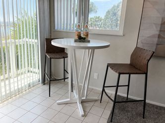 Beautiful Cream White Solid Wood Bar High Table Round Top