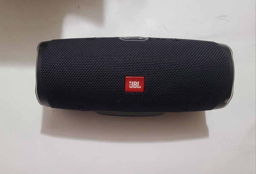 JBL Charge 4