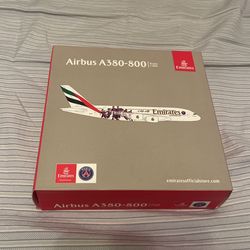 Herpa 1:500 Airbus A380-800 Emirates -PSG Livery