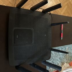 Linksys nighthawk Router 