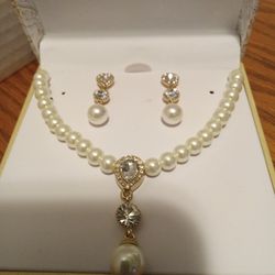 Charter Club Necklace/Earring Set Real CZs With Simulated Deepwater Pearl Macy's Catalog Price $54.99 Me $23 Firm