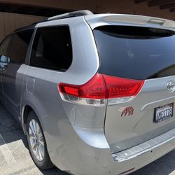 2011 Toyota Sienna