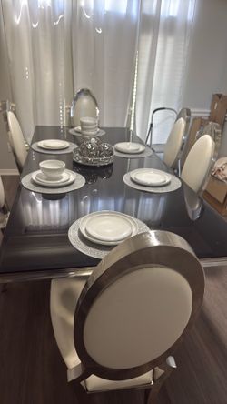 Dinning Table