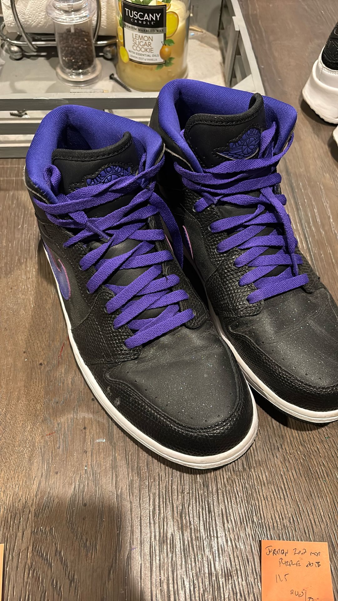 Jordan 1 Mids