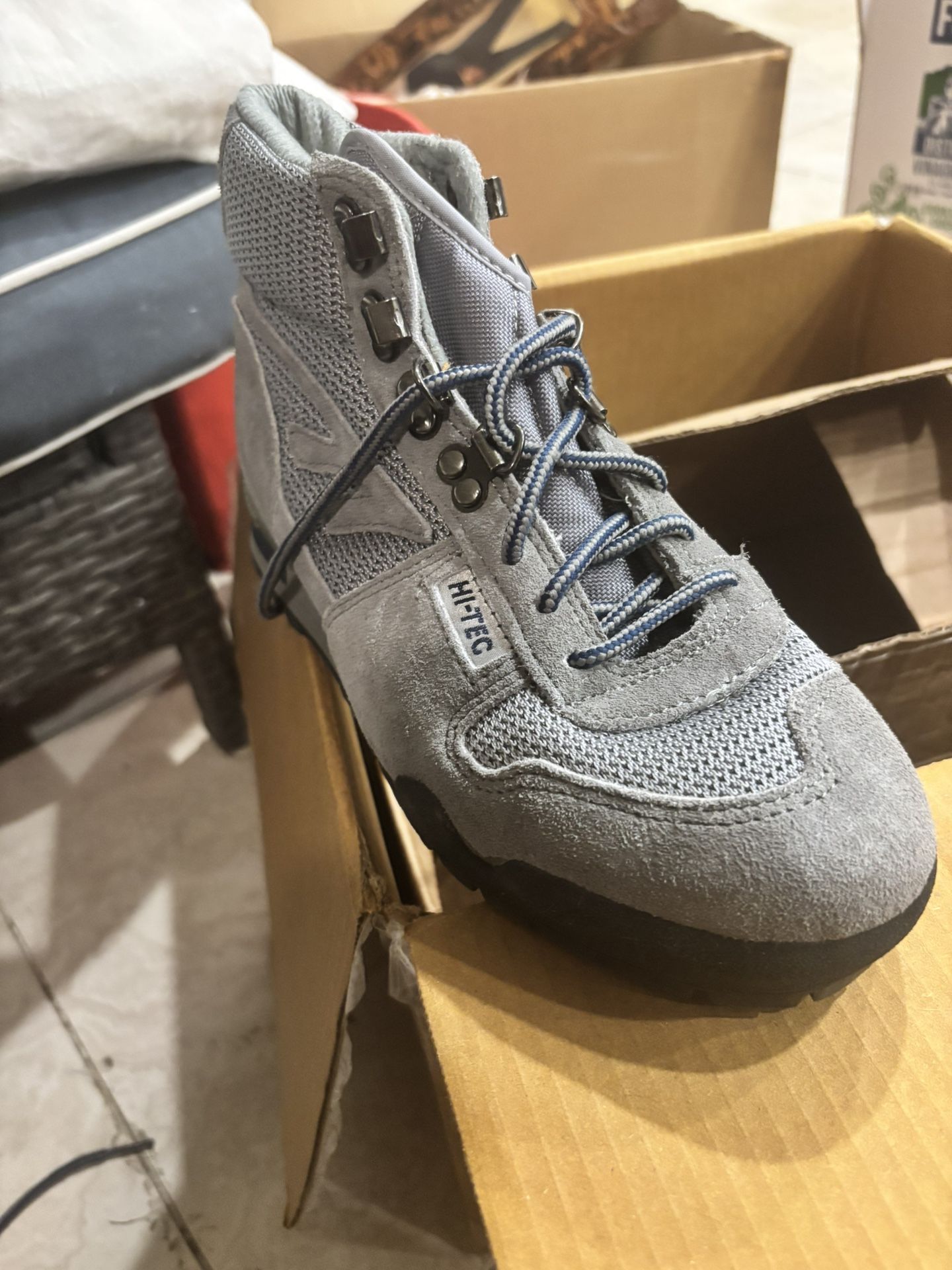 Hi-Tec women's hiking boots - Sz 8
