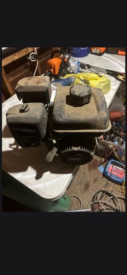 Briggs and Stratton CR950 208 cc horizontal shaft gas engine