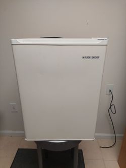 Black and Decker - Mini Fridge
