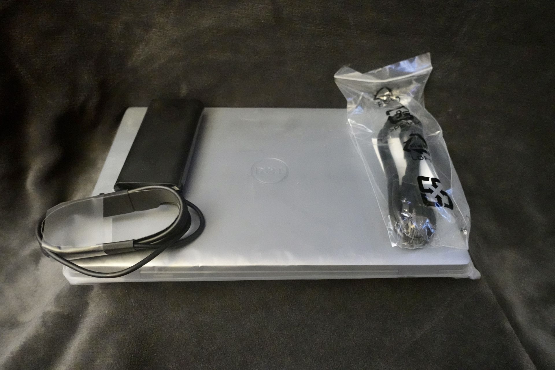 BRAND NEW NEVER USED Dell Precision 3561 Mobile Workstation i7-11850H 8-Core 16GB 512GB
