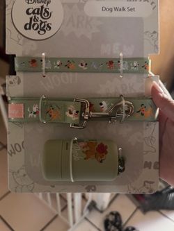 Disney Cats & Dogs Dog Walk Set