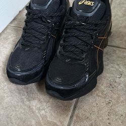 Asics Gel Kenetic Fluent (Black/Gold)