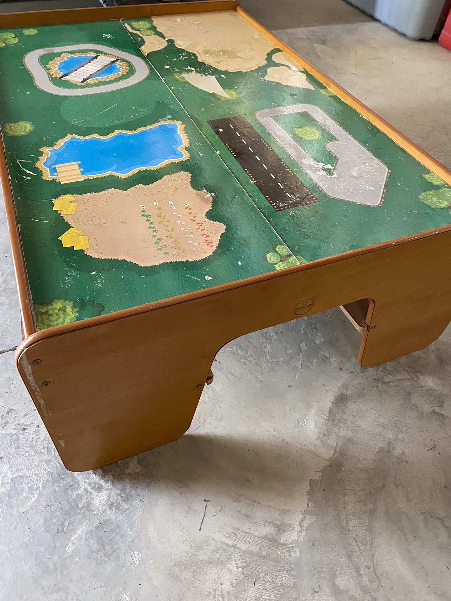 Kids Play Table