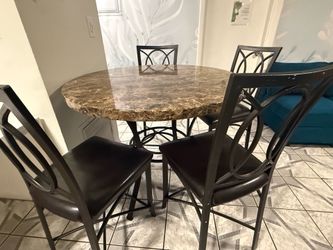 Round Brown Table & Chairs