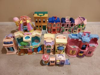 Fisher price doll house sweet street doll house Collectible