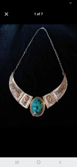 Beautiful turquoise kopepelli necklace
