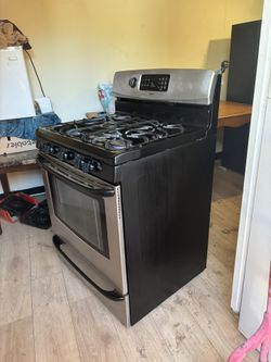 Gas Stove 5 Burners Stailees Still Working Everithyn. Great 👍