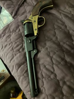 Prop replica  Percussion Revolver