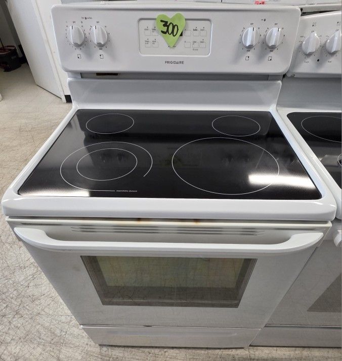 Electric Stove Used In Good Condition With 90days Warranty From $300 Up To $350
