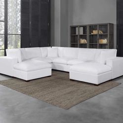 New In Box Large White Sectional Sofa With 2 Ottoman’s 