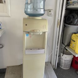 GE hot and cold water dispenser 