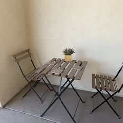 Outside Table and Chairs