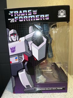 Transformers Megatron Deluxe Vinyl Figure