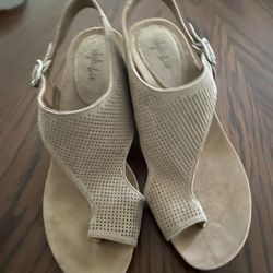 Womens Sandal Wedge Size 6.5