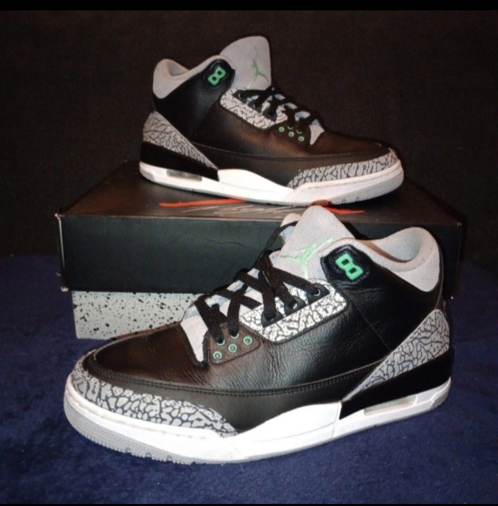 EUC Air Jordan 3 Retro Green Glow Men's Size 10