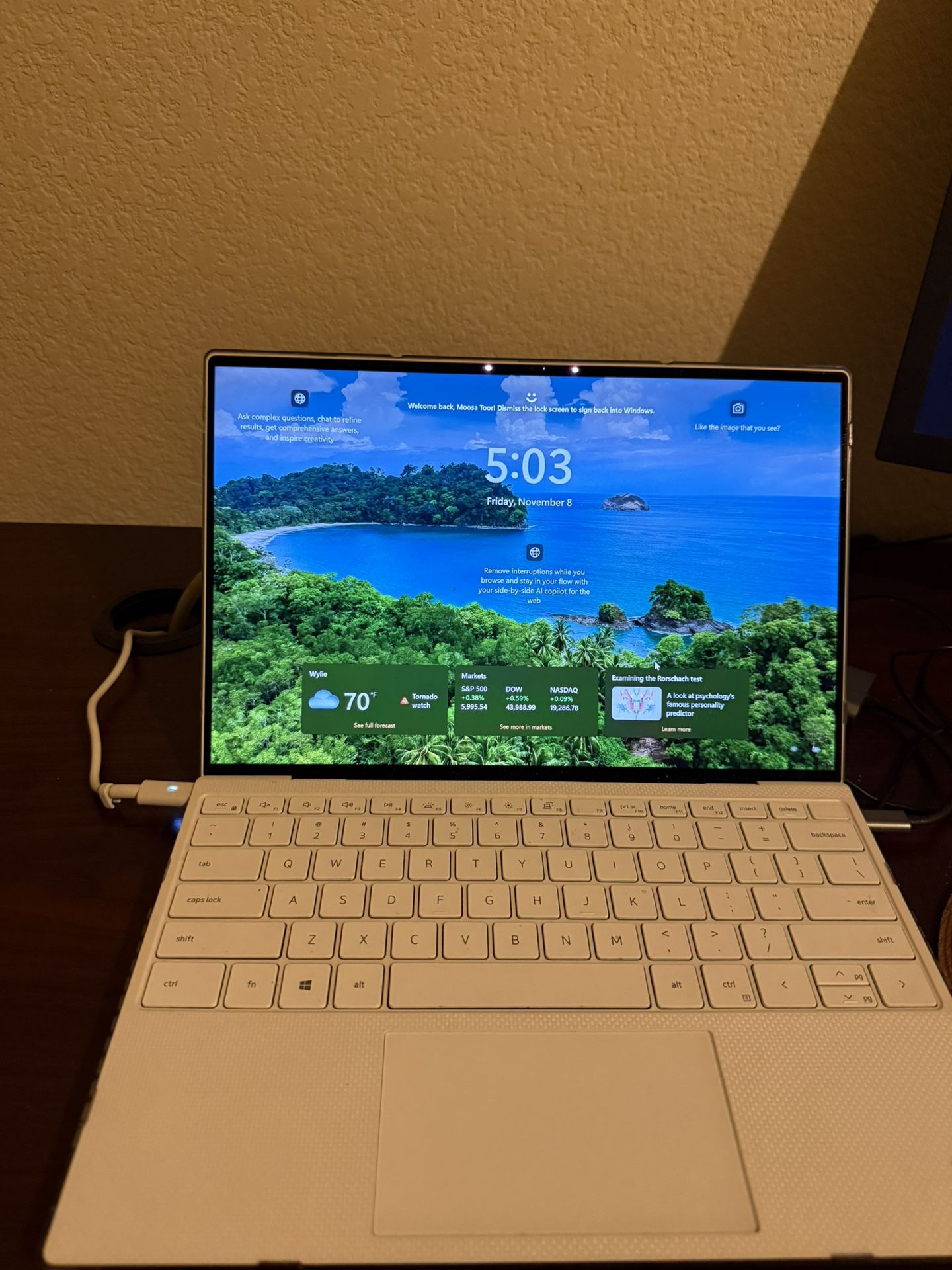 Dell XPS 13 (9300) 4K Touchscreen Electronics & Media
