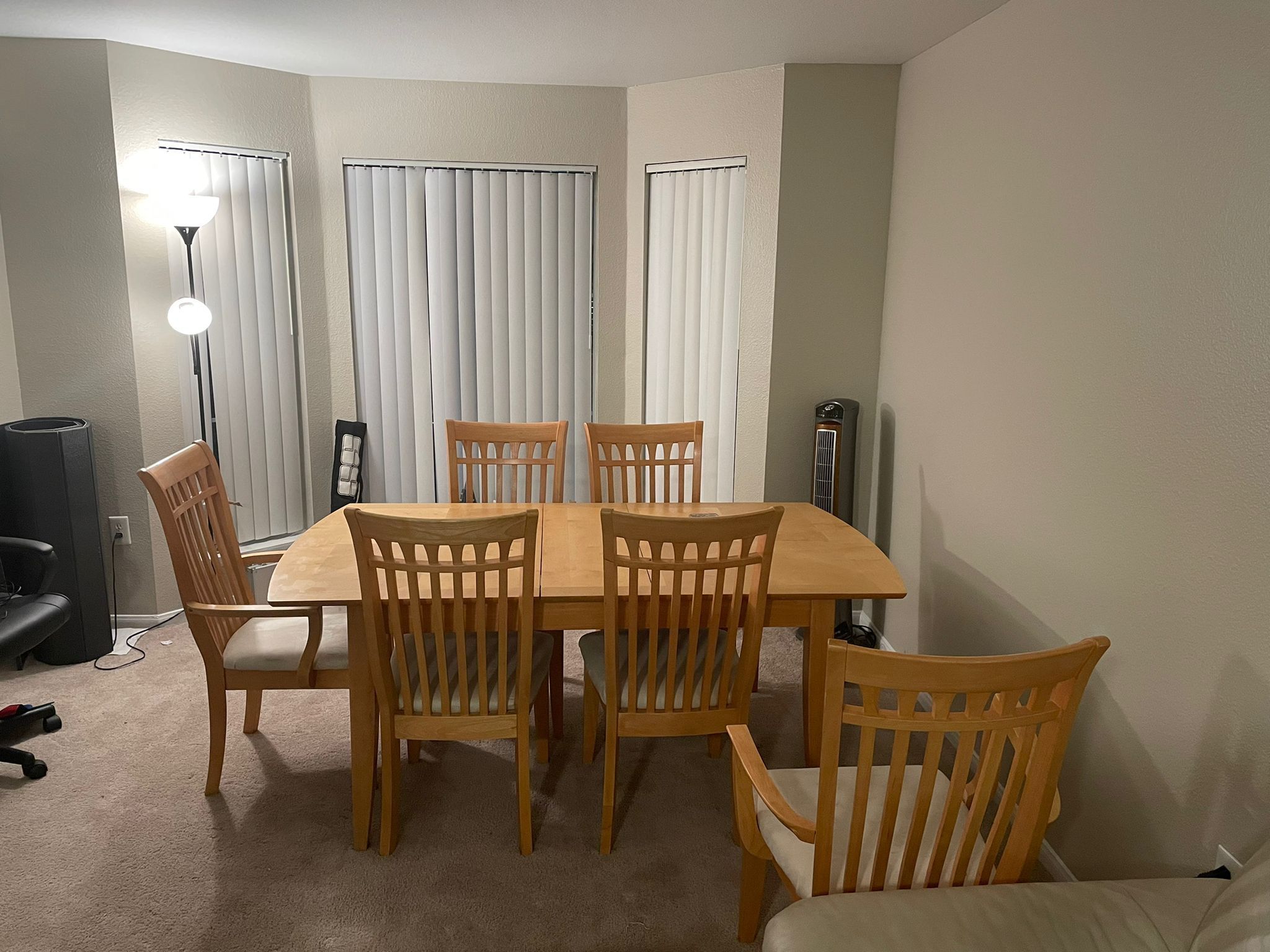 Dining Table With Leaf And 5 Chairs